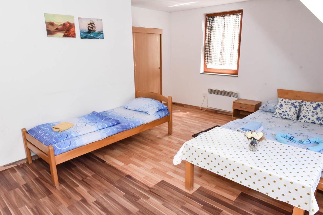 Sobe Sa Kupatilom Jajce Exterior foto