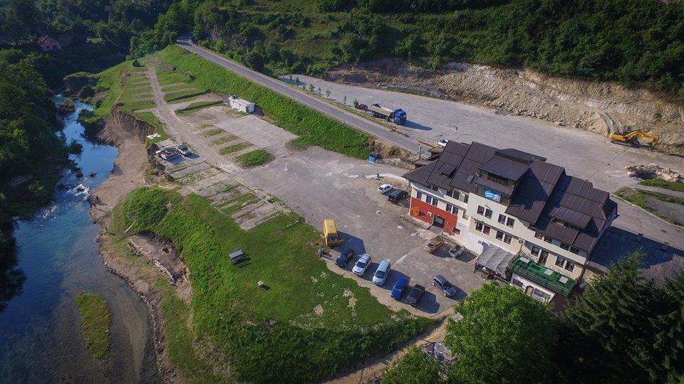 Sobe Sa Kupatilom Jajce Exterior foto